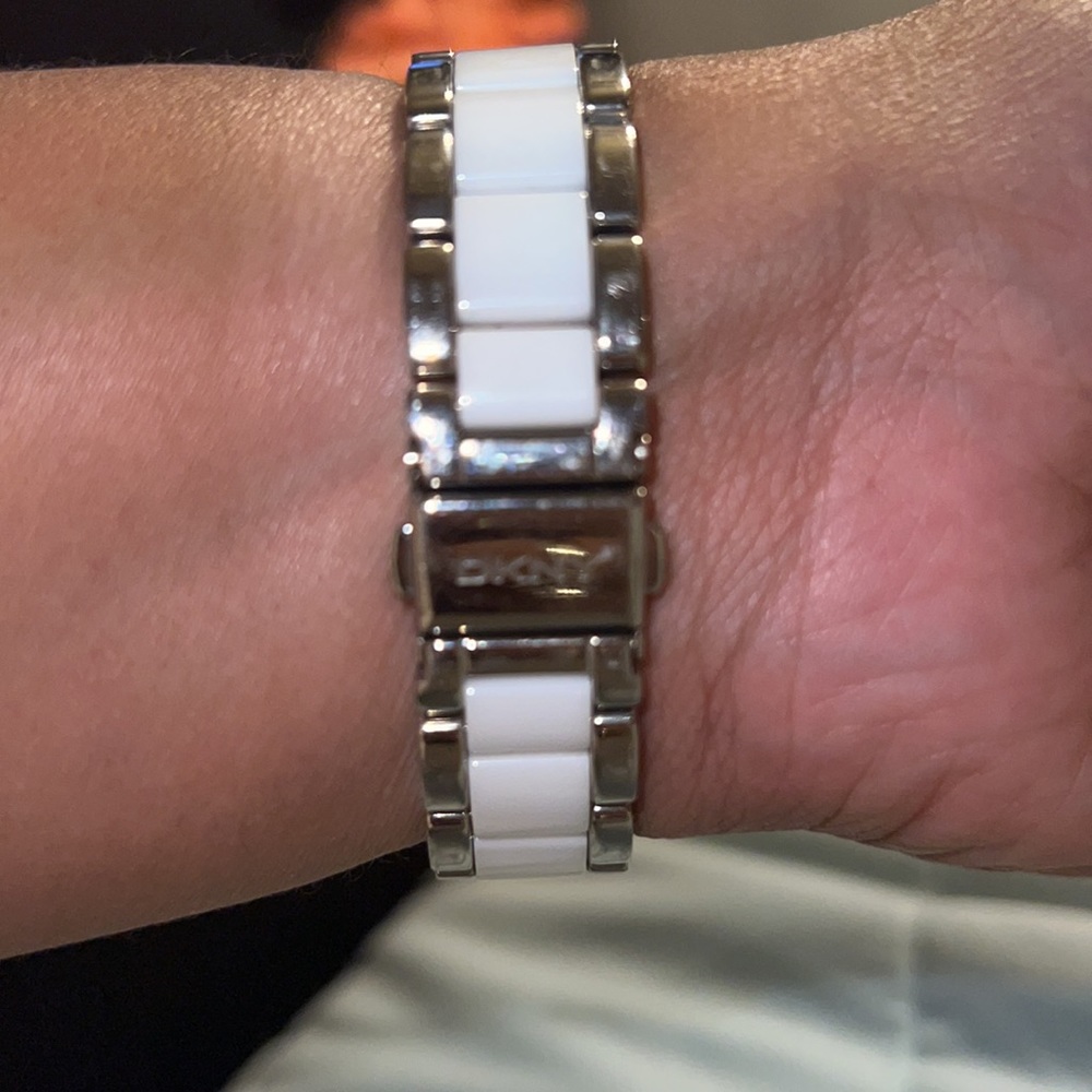 Dkny Watch - image 3